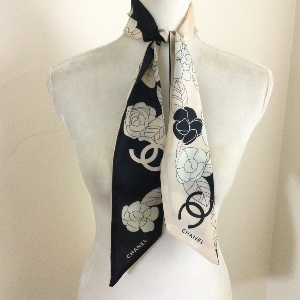 CHANEL Black and Cream Floral Hair Scarf